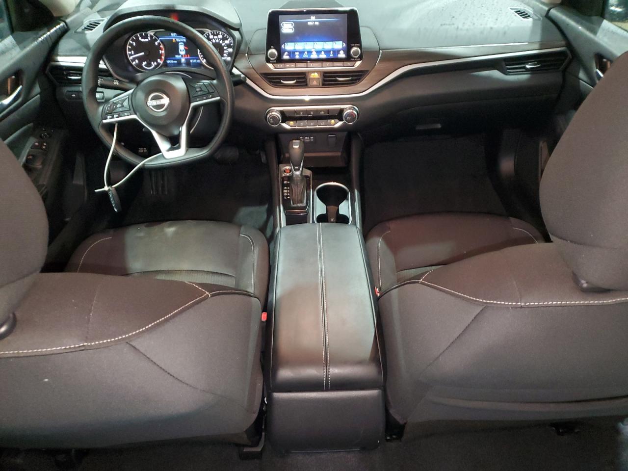 2024 Nissan Altima - Image 8