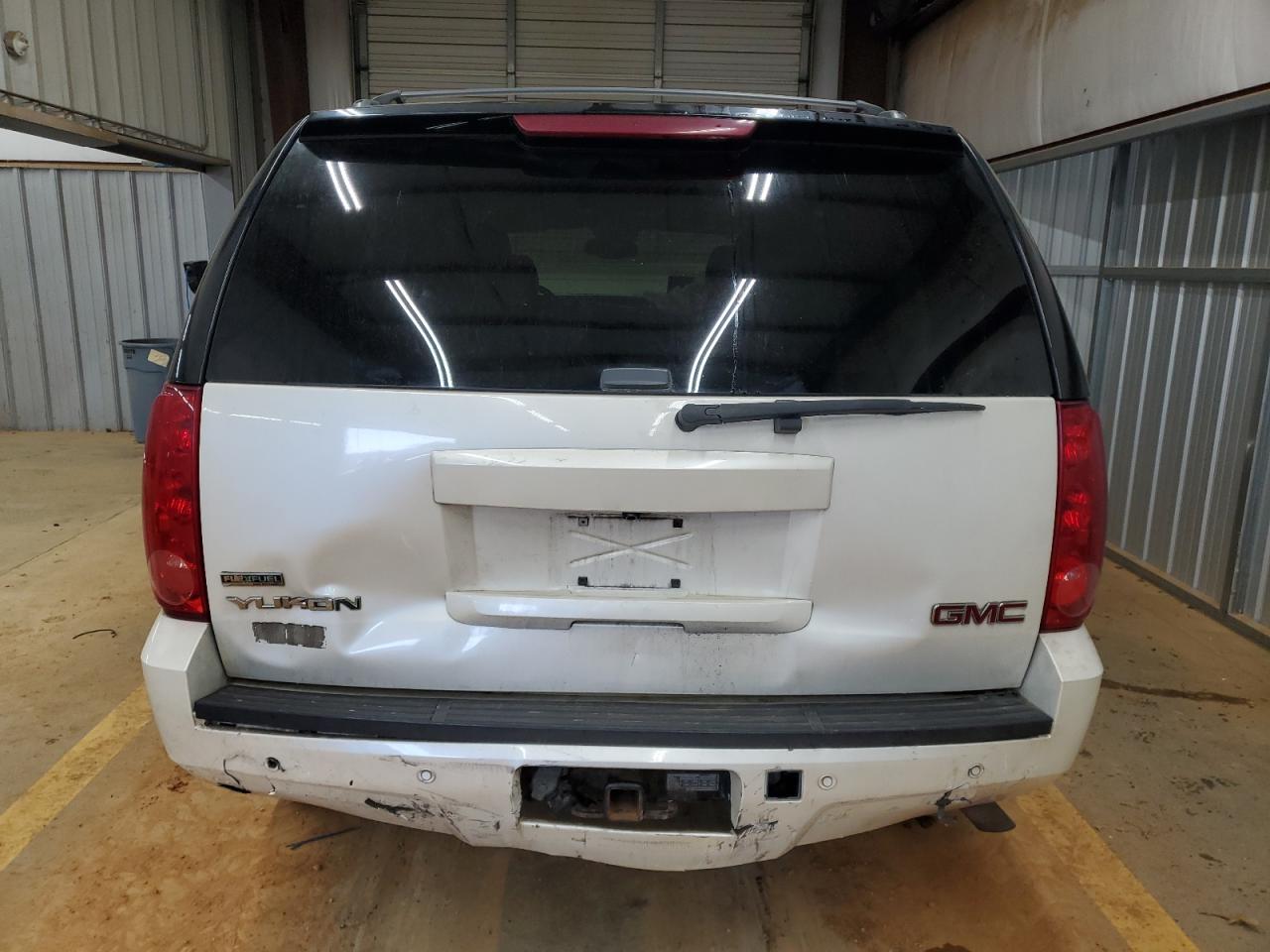 2011 GMC Yukon - Image 6
