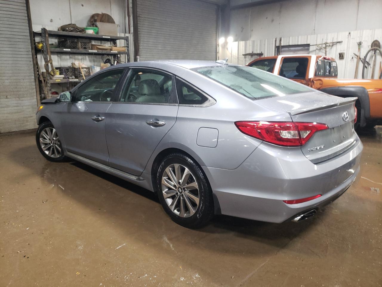 2016 Hyundai Sonata - Image 2