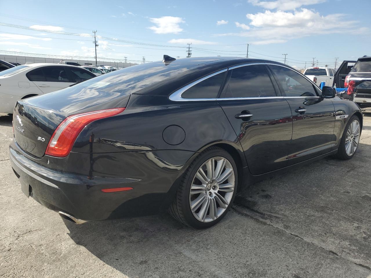 2013 Jaguar XJ - Image 3