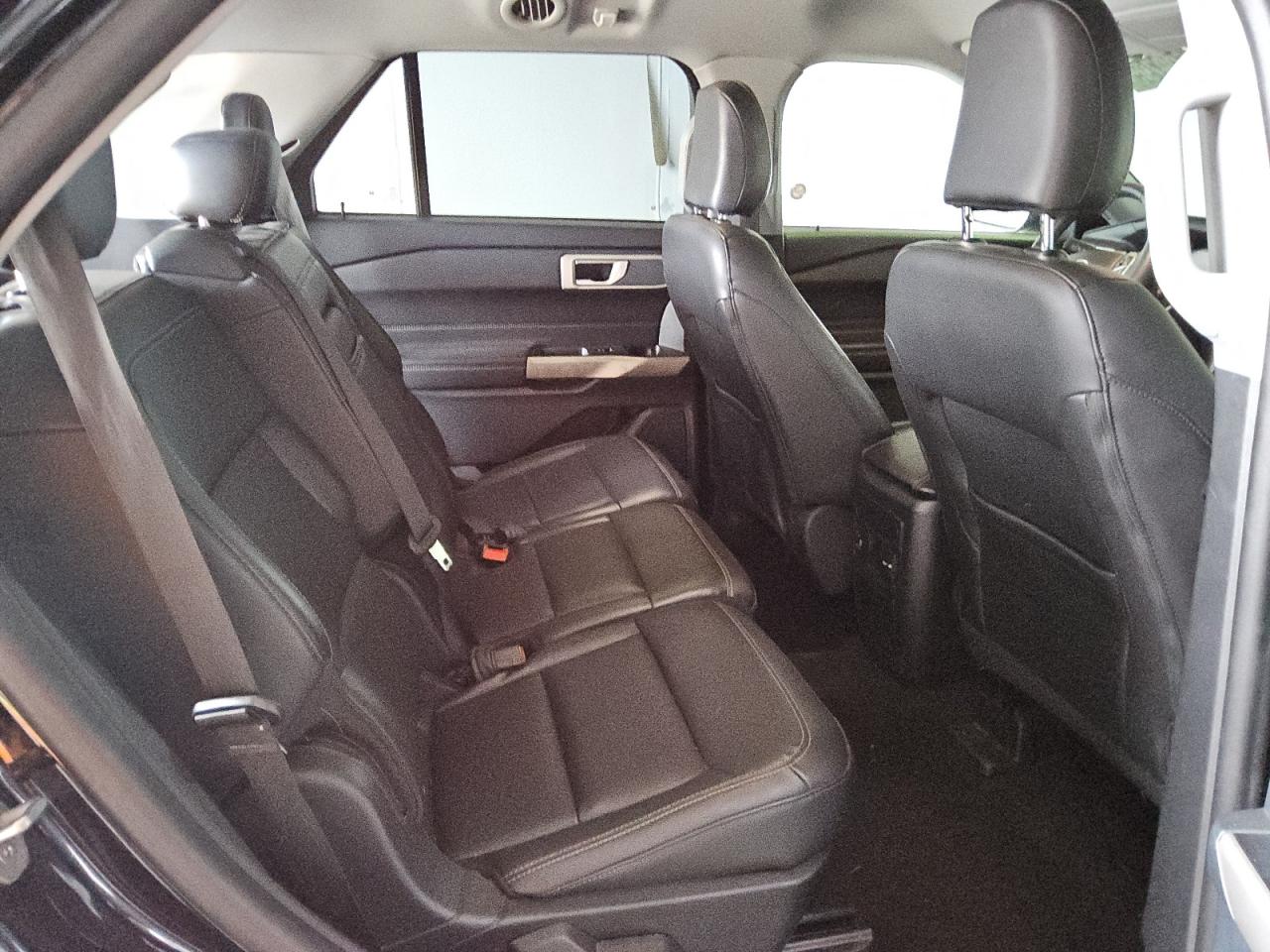 2023 Ford Explorer - Image 11