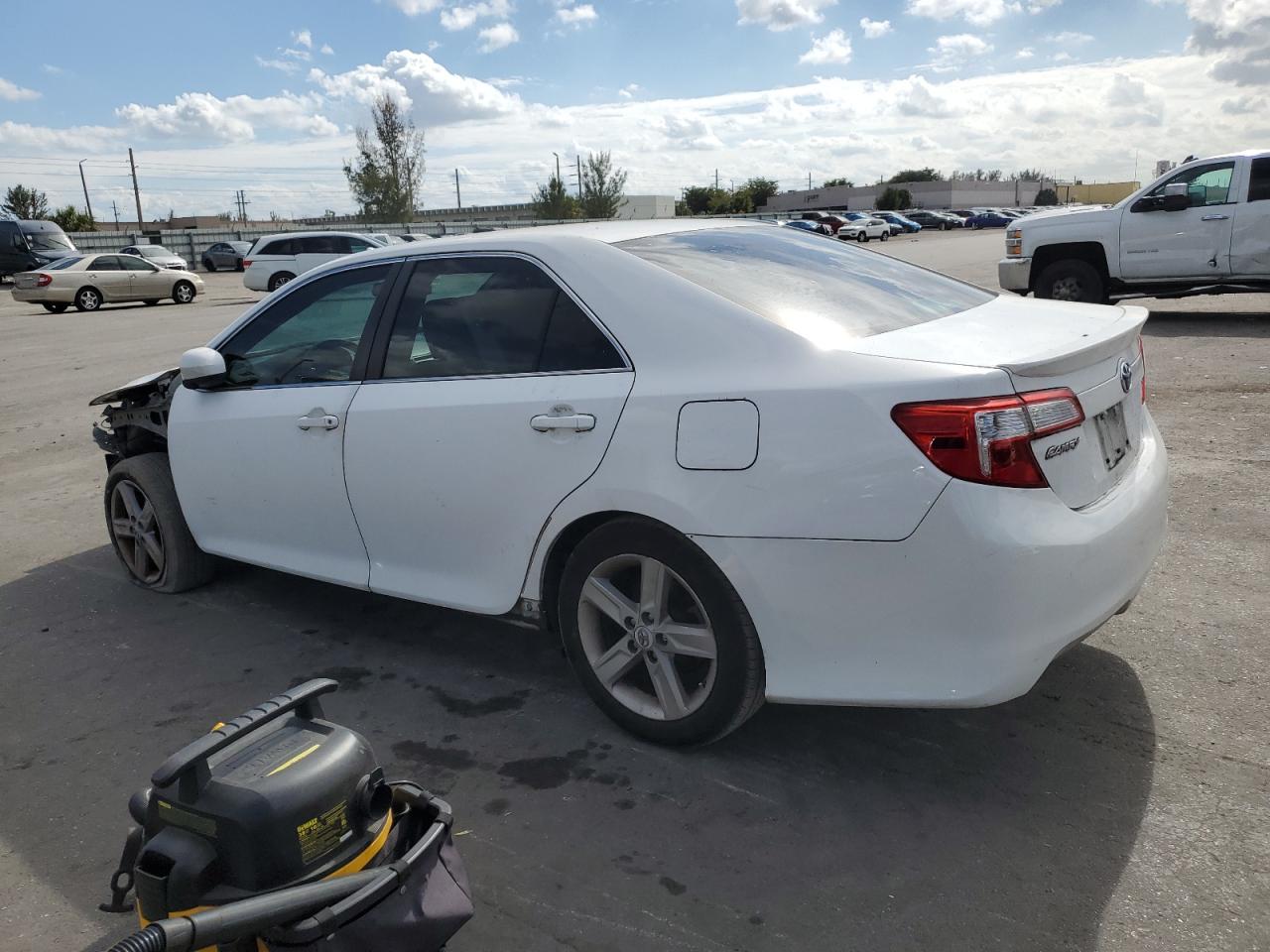 VIN 4T1BF1FK7DU654574 2013 TOYOTA CAMRY no.2