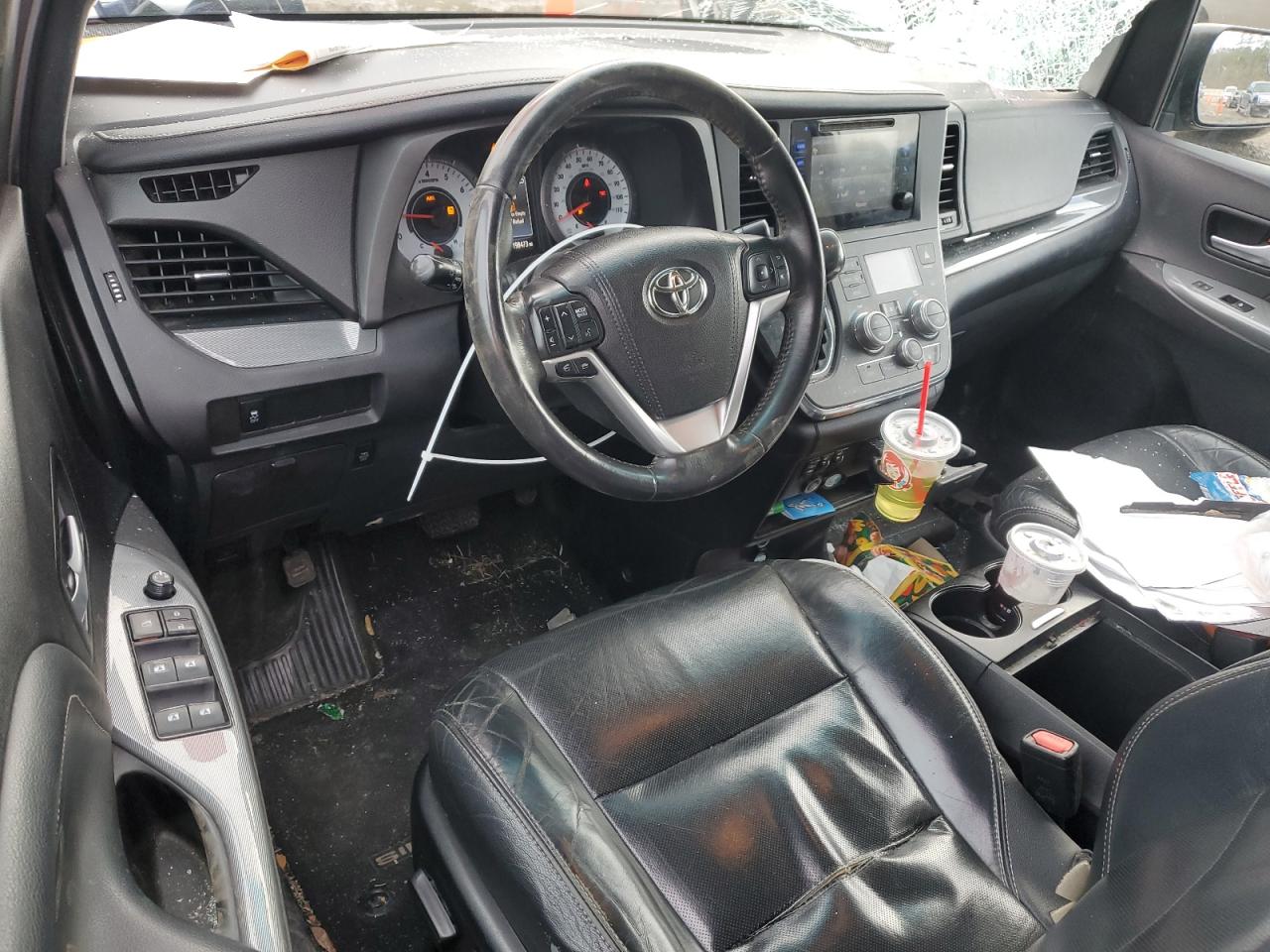 2016 Toyota Sienna - Image 8