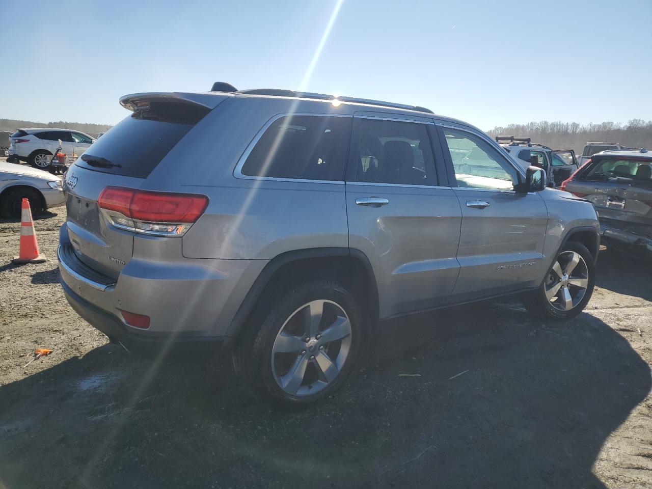 2014 Jeep Grand Cherokee - Image 3