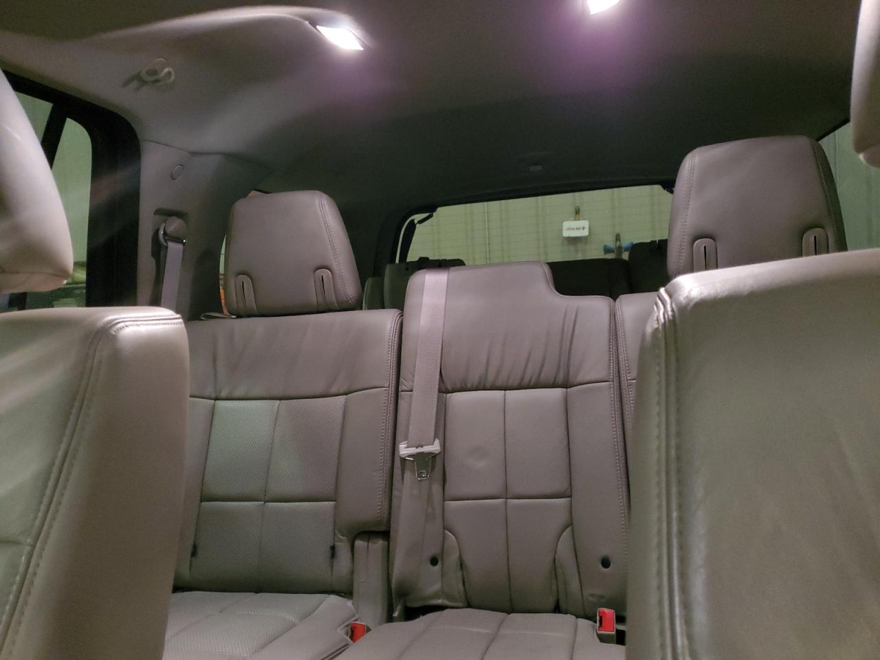 2013 Lincoln Navigator - Image 10