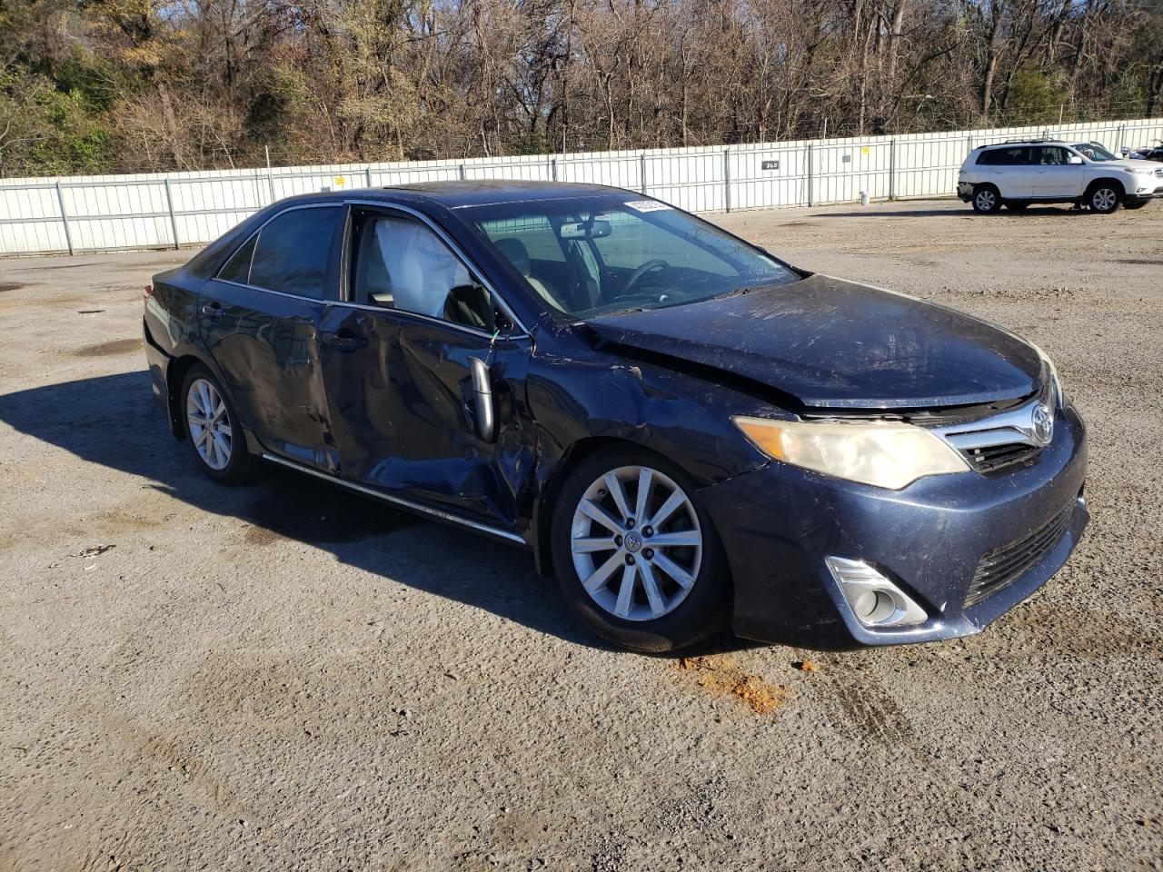2014 Toyota Camry - Image 4