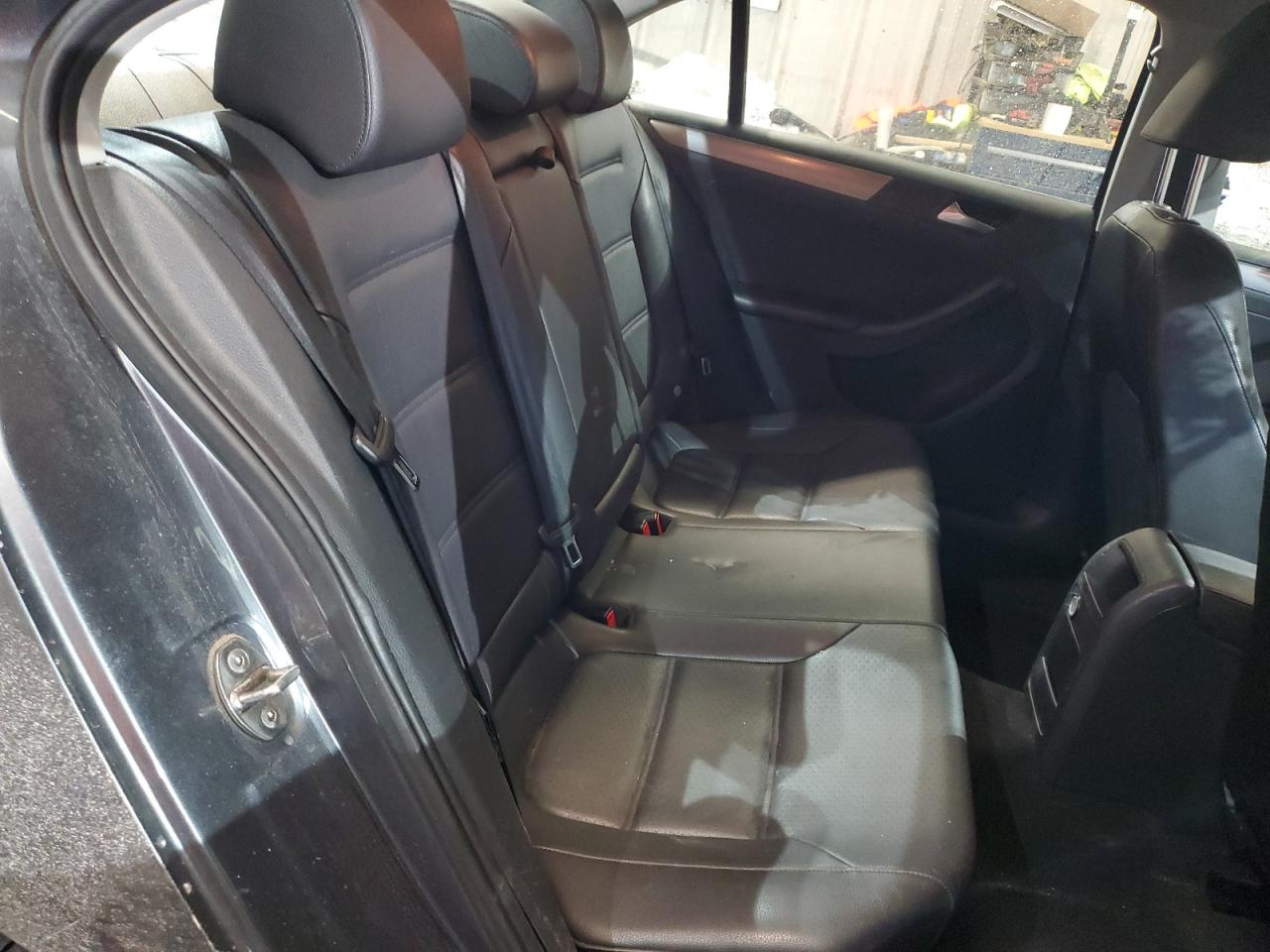 2015 Volkswagen Jetta - Image 10