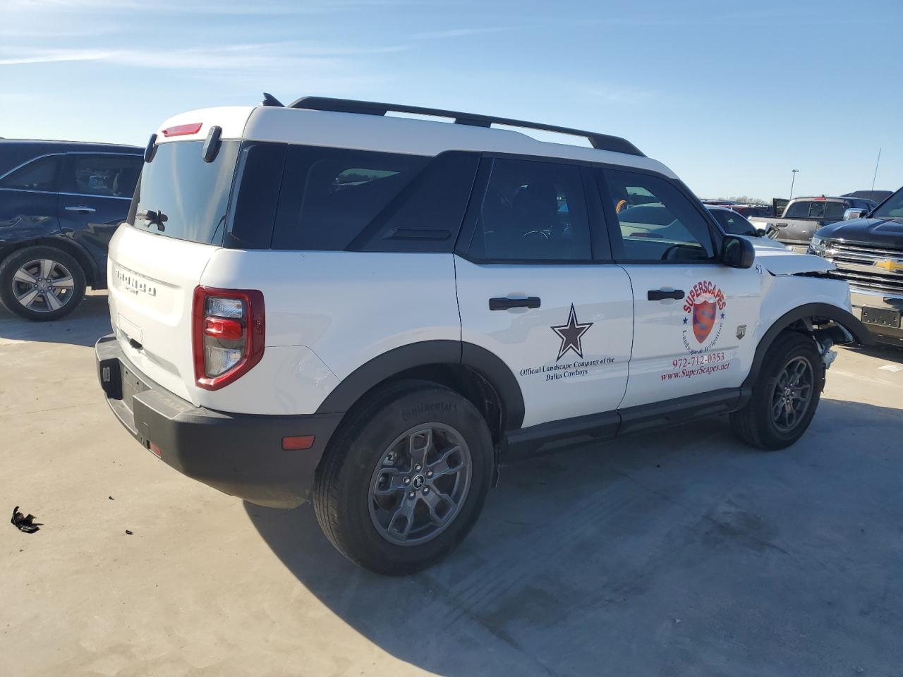 2022 Ford Bronco - Image 3