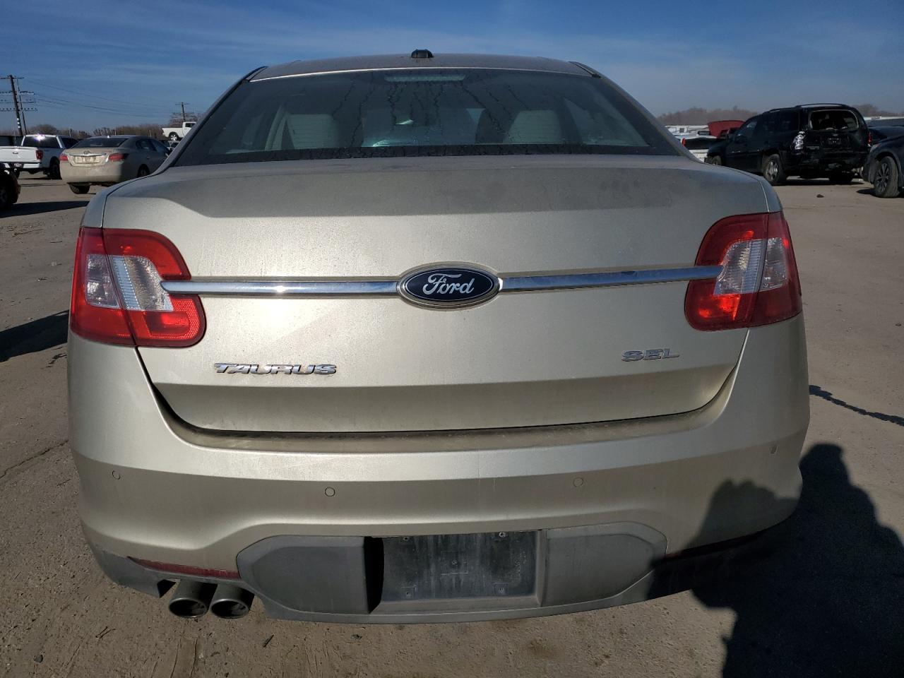 2011 Ford Taurus - Image 6