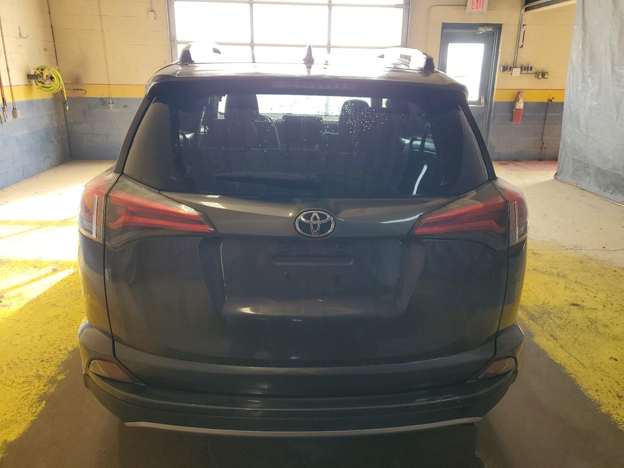 2018 Toyota RAV 4 - Image 6
