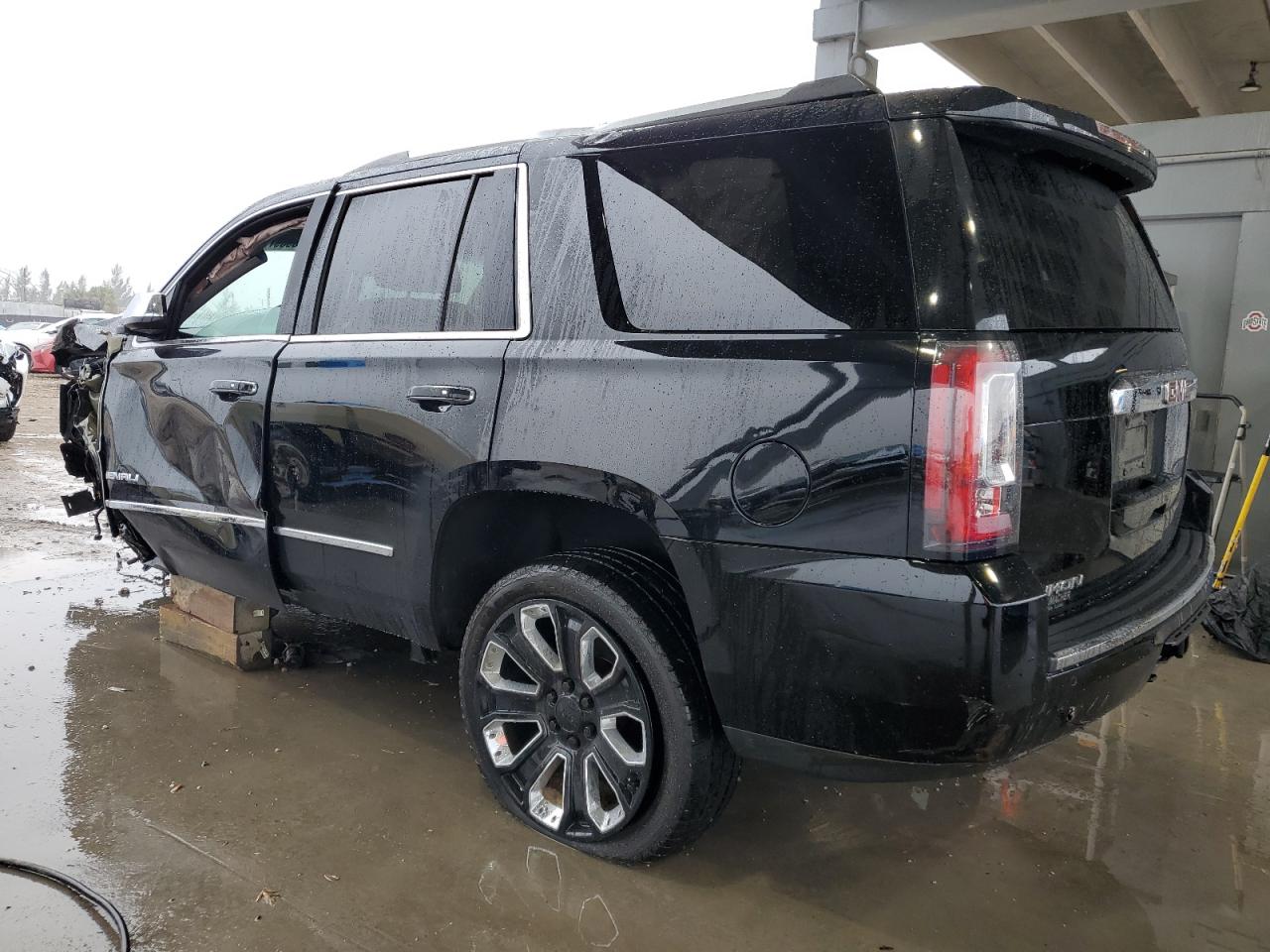 2019 GMC Yukon - Image 2