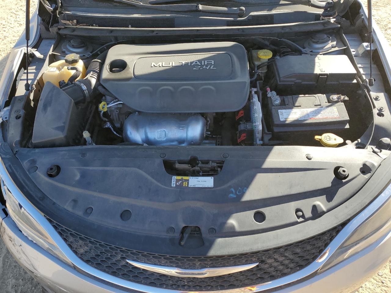 2015 Chrysler 200 - Image 11