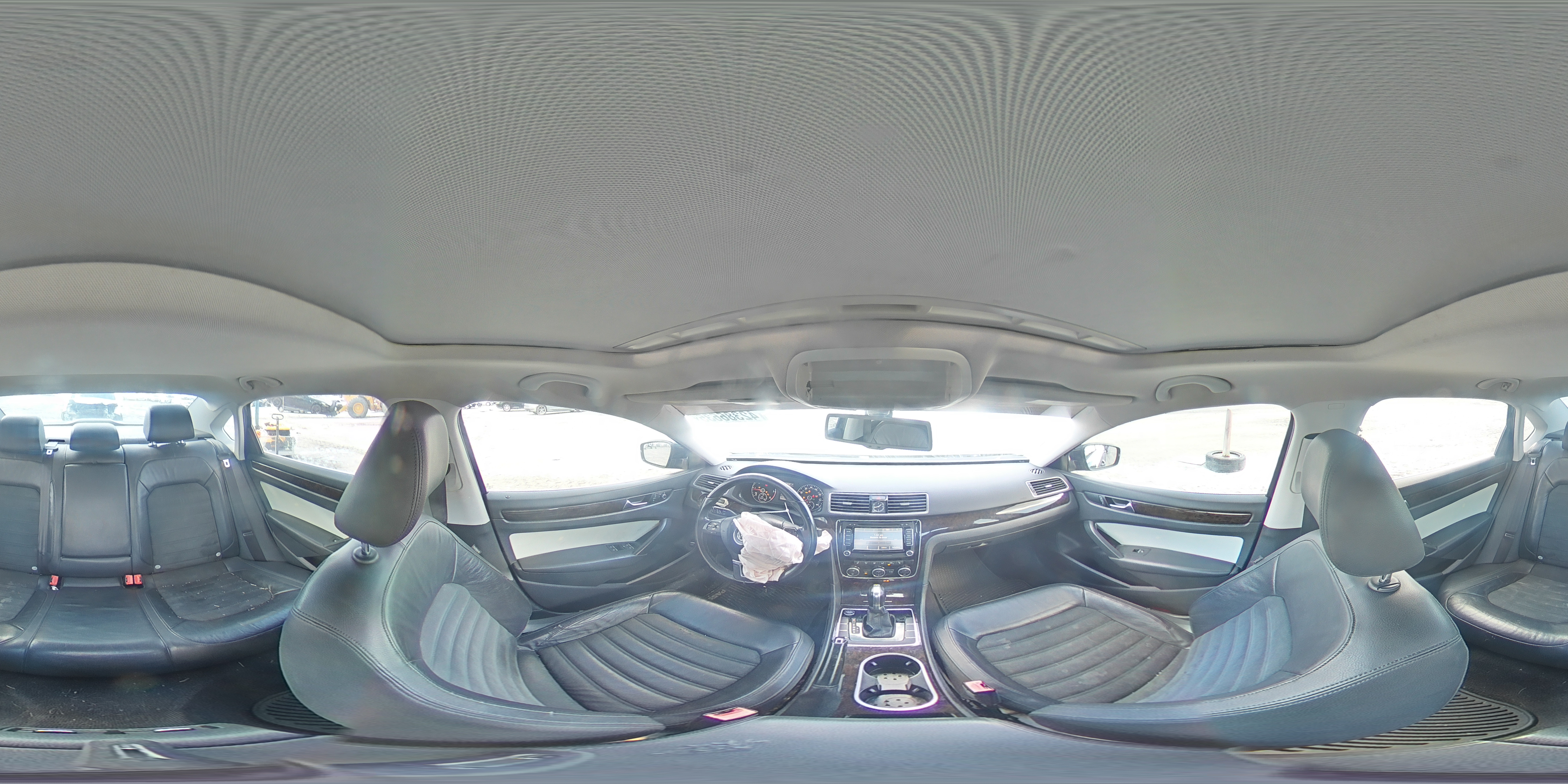 2014 Volkswagen Passat - Image 12