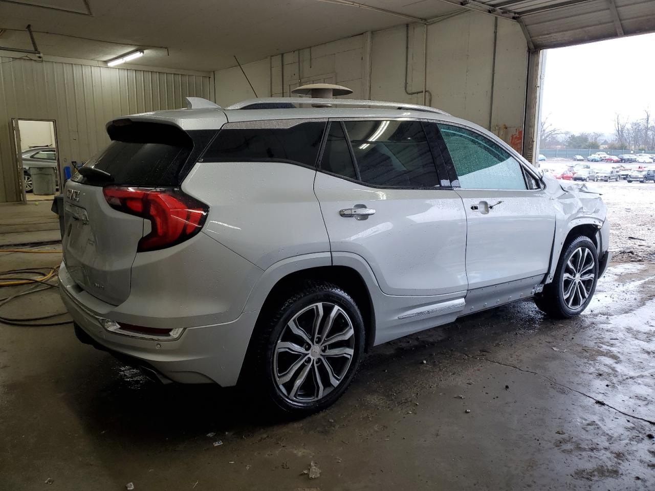 2020 GMC Terrain - Image 3