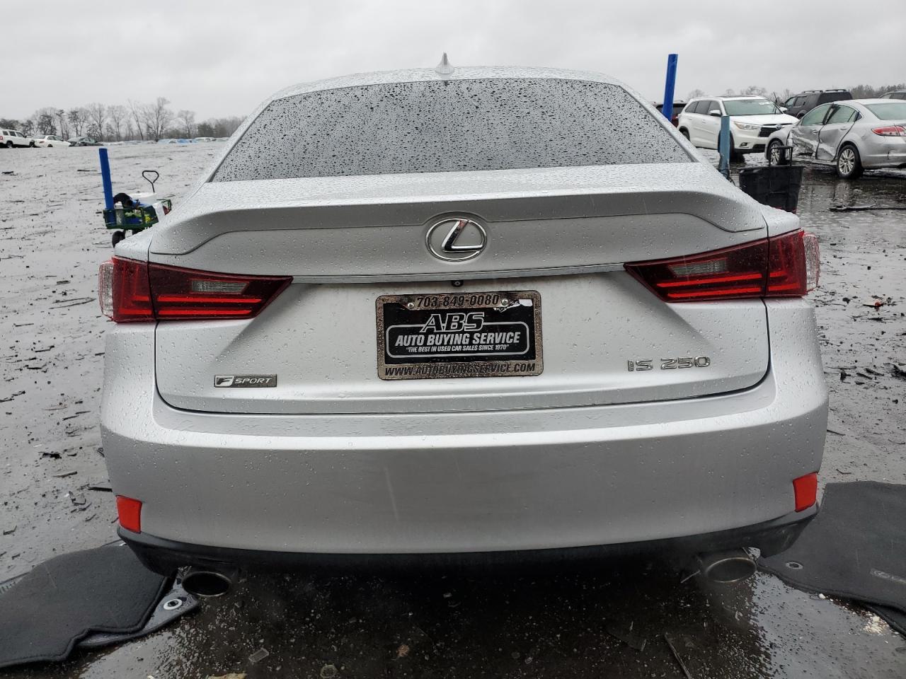 2015 Lexus IS - Image 6