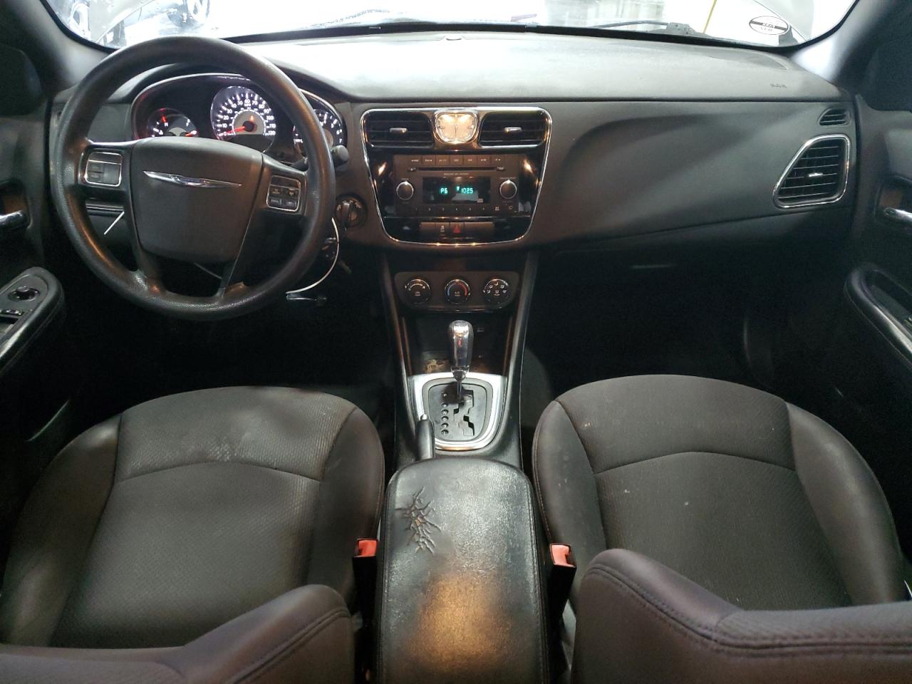 2014 Chrysler 200 - Image 8