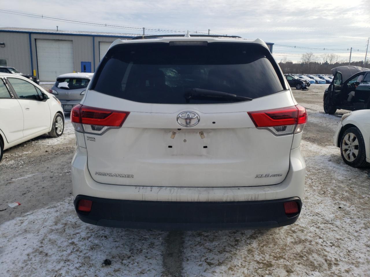 2018 Toyota Highlander - Image 6