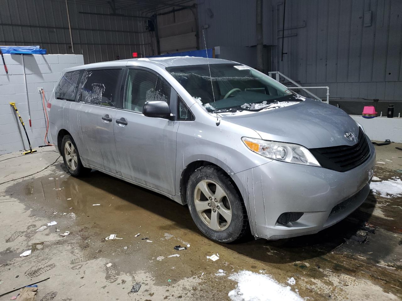 2014 Toyota Sienna - Image 4