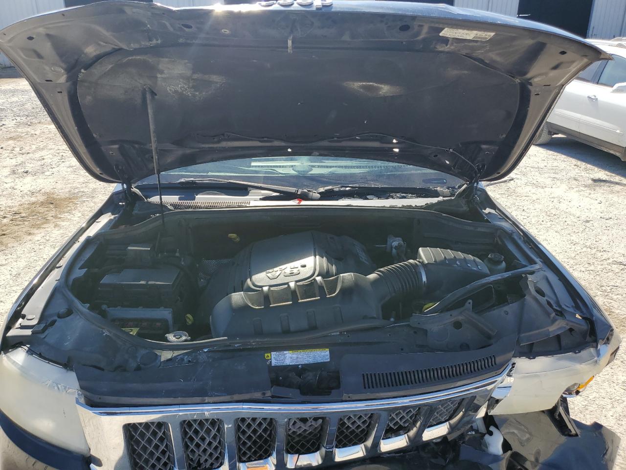 2013 Jeep Grand Cherokee - Image 13