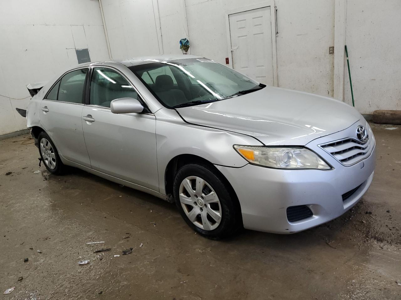 2011 Toyota Camry - Image 4