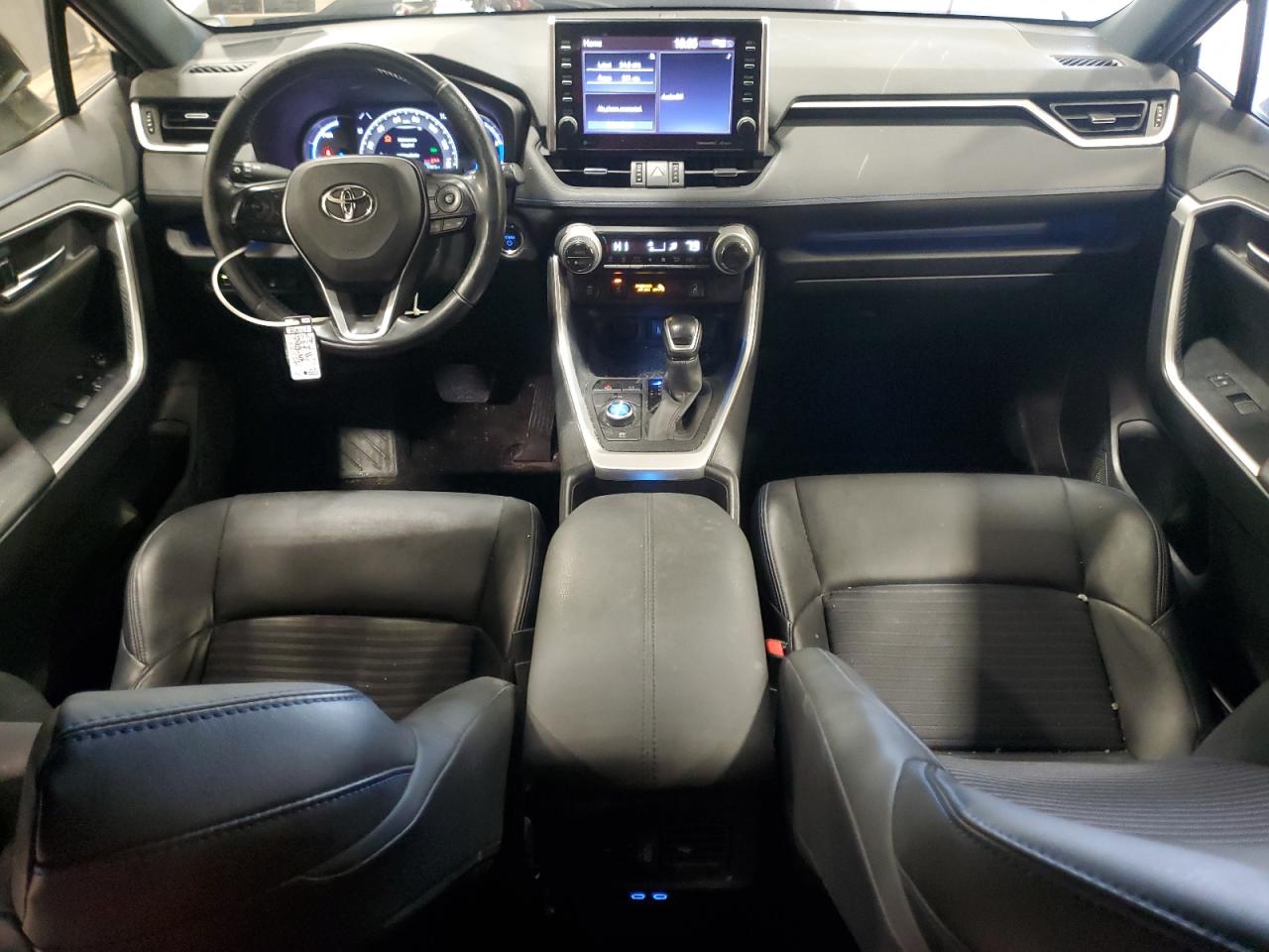 2022 Toyota RAV 4 - Image 8