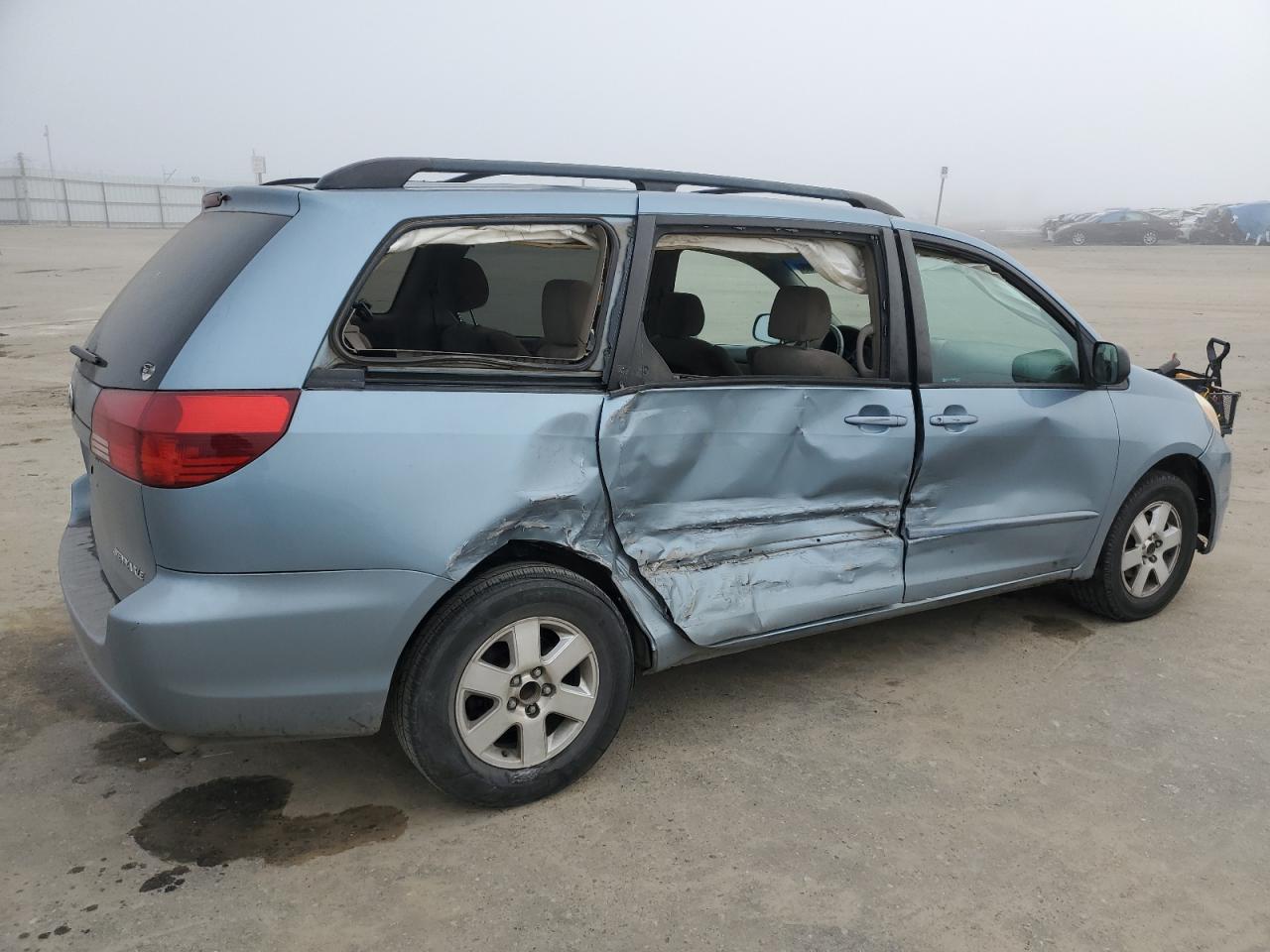 2005 Toyota Sienna - Image 3