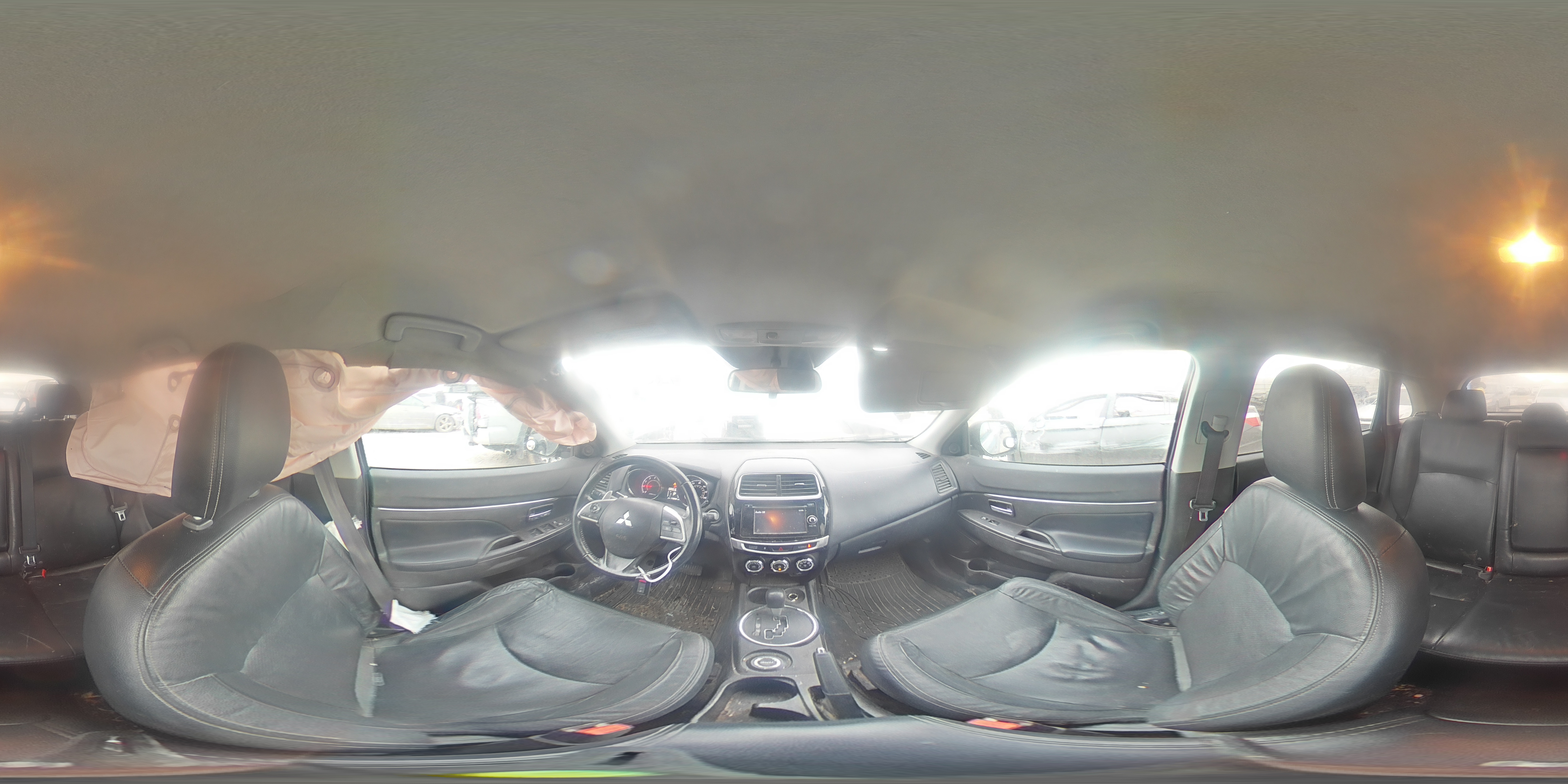 2015 Mitsubishi Outlander - Image 13