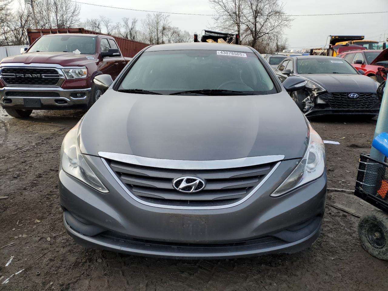 2014 Hyundai Sonata - Image 5