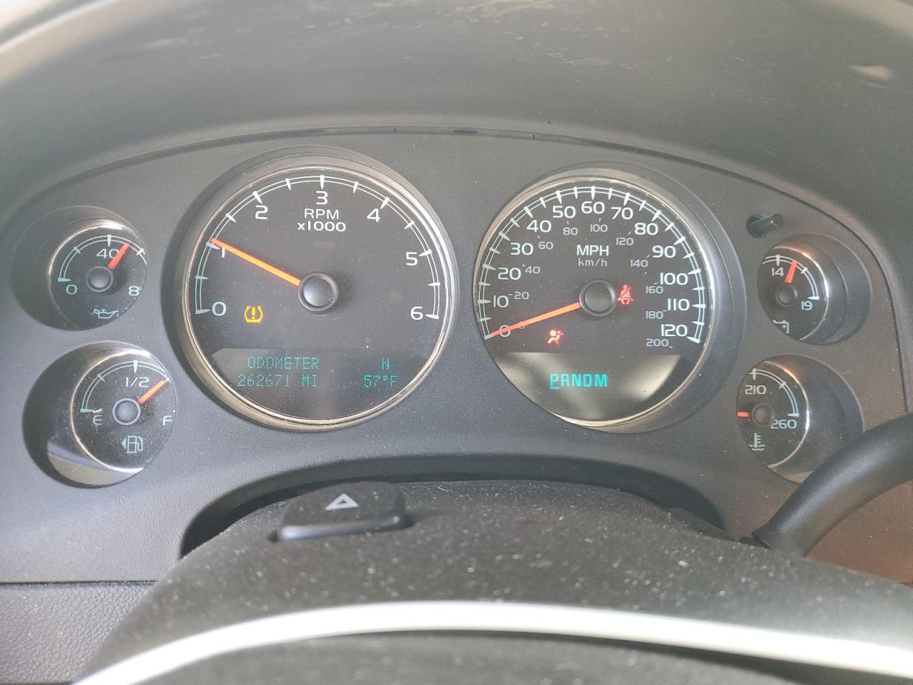 2010 Chevrolet Suburban - Image 9