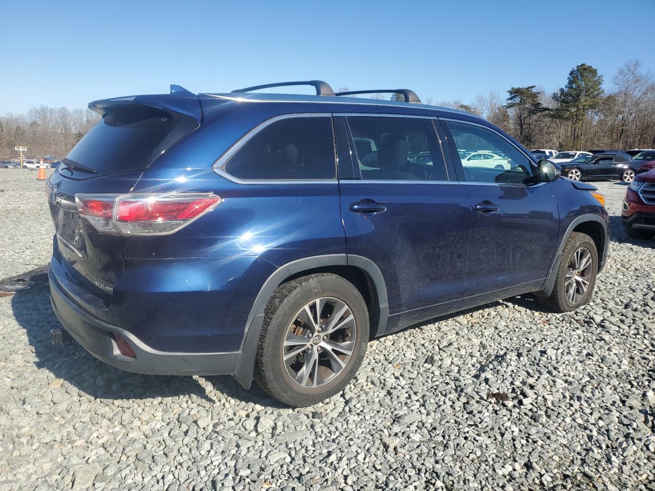 2016 Toyota Highlander - Image 3