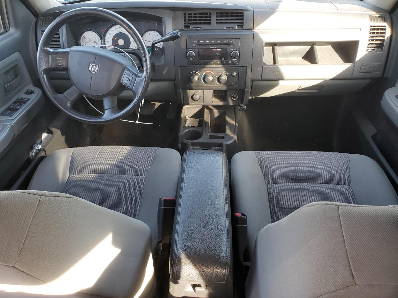 2011 Dodge Dakota - Image 8