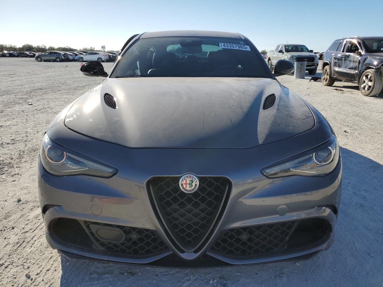 2019 Alfa Romeo Giulia - Image 5