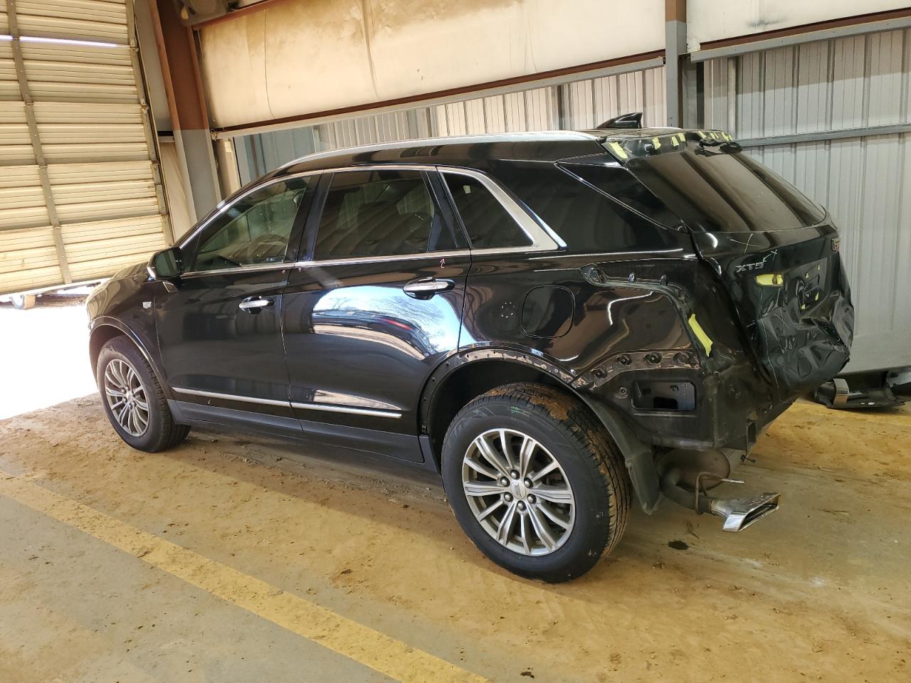 2017 Cadillac XT5 - Image 2