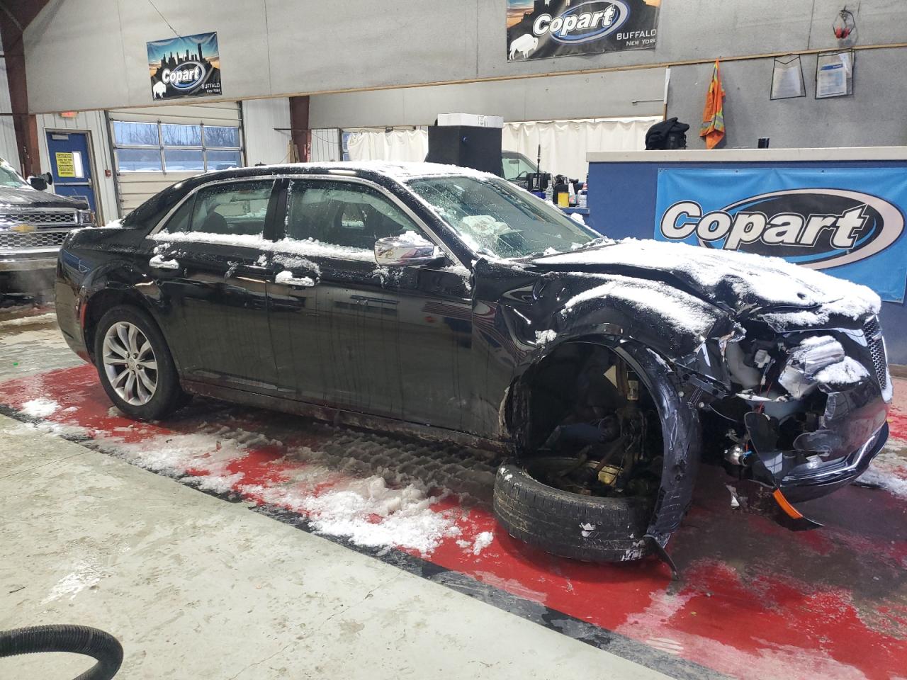 2018 Chrysler 300 - Image 4