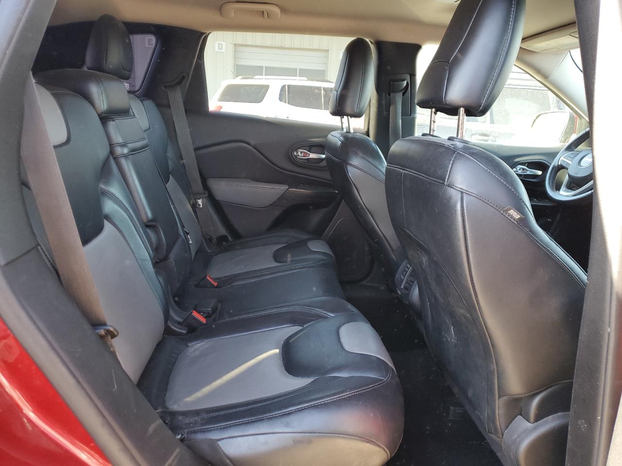 2014 Jeep Grand Cherokee - Image 11