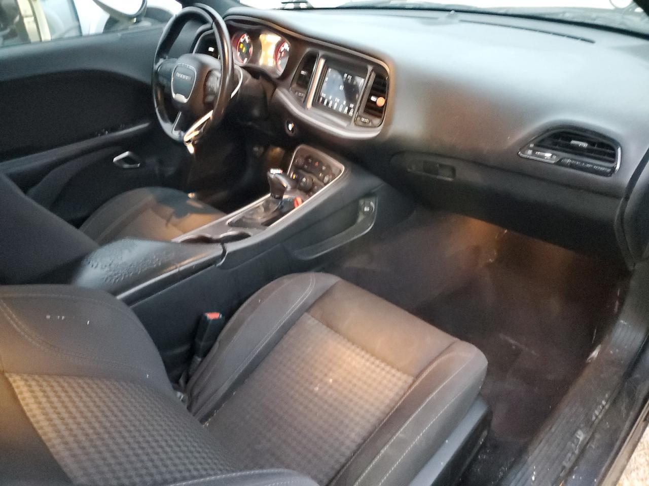 2019 Dodge Challenger - Image 8