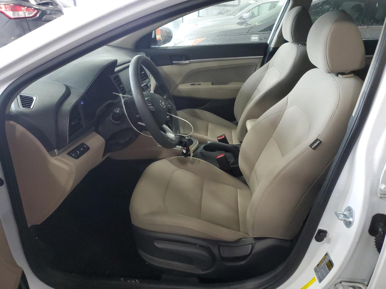 2019 Hyundai Elantra - Image 7