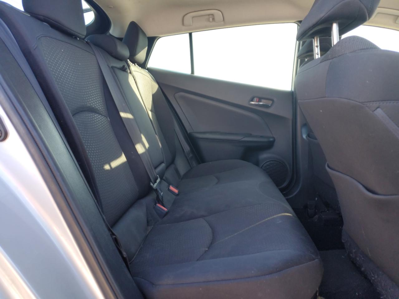 2019 Toyota Prius - Image 11