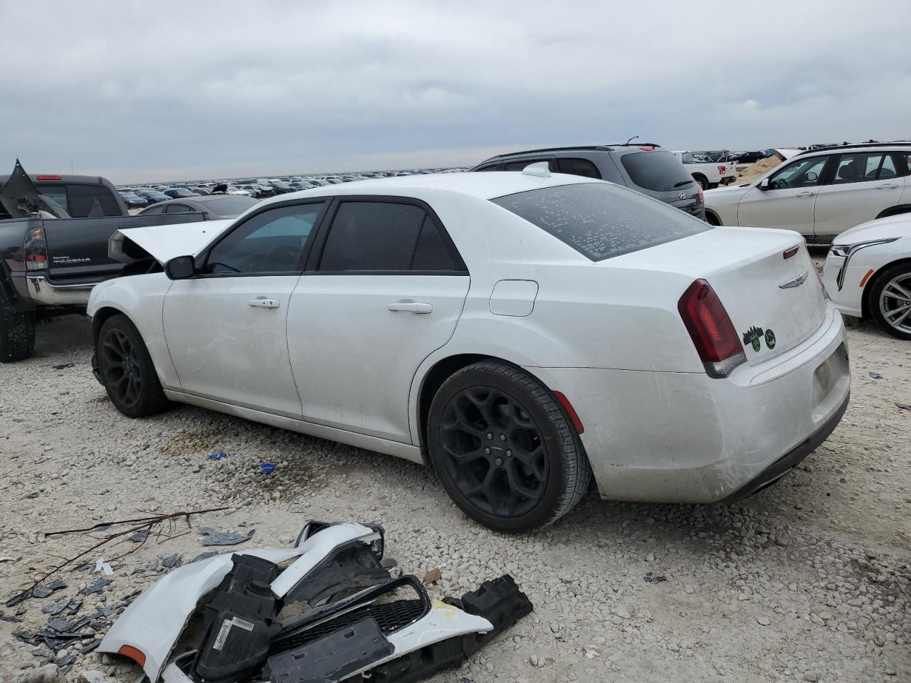 2019 Chrysler 300 - Image 2