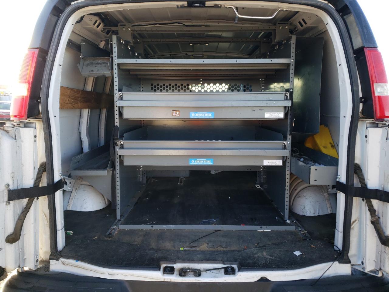 2018 Chevrolet Express G2500 VIN: 1GCWGAFP6J1184937 Lot: 70963545