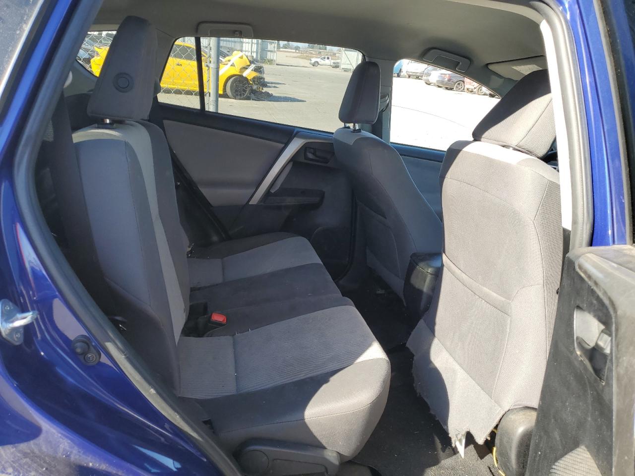 2015 Toyota RAV 4 - Image 11