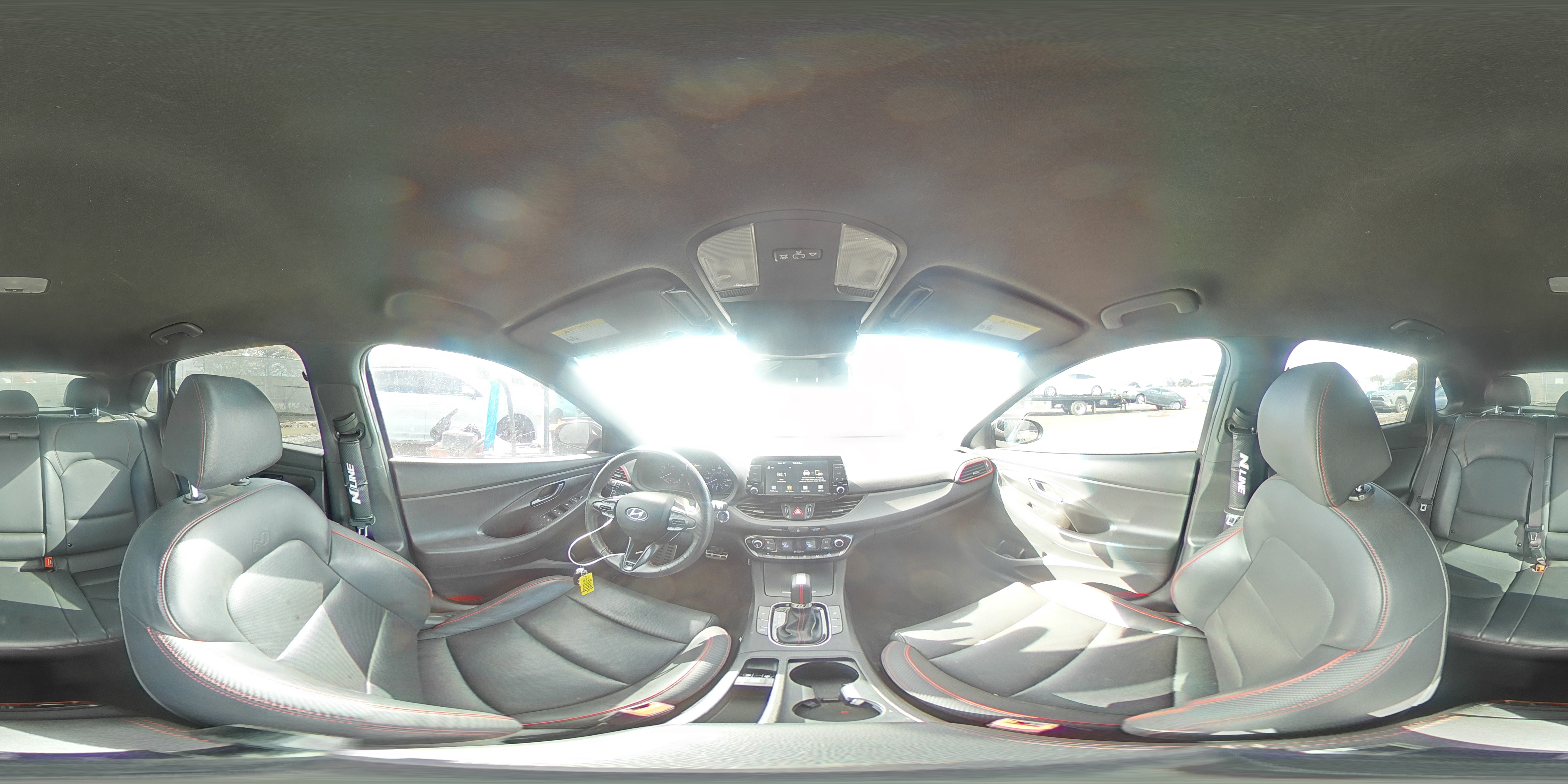 2020 Hyundai Elantra - Image 12