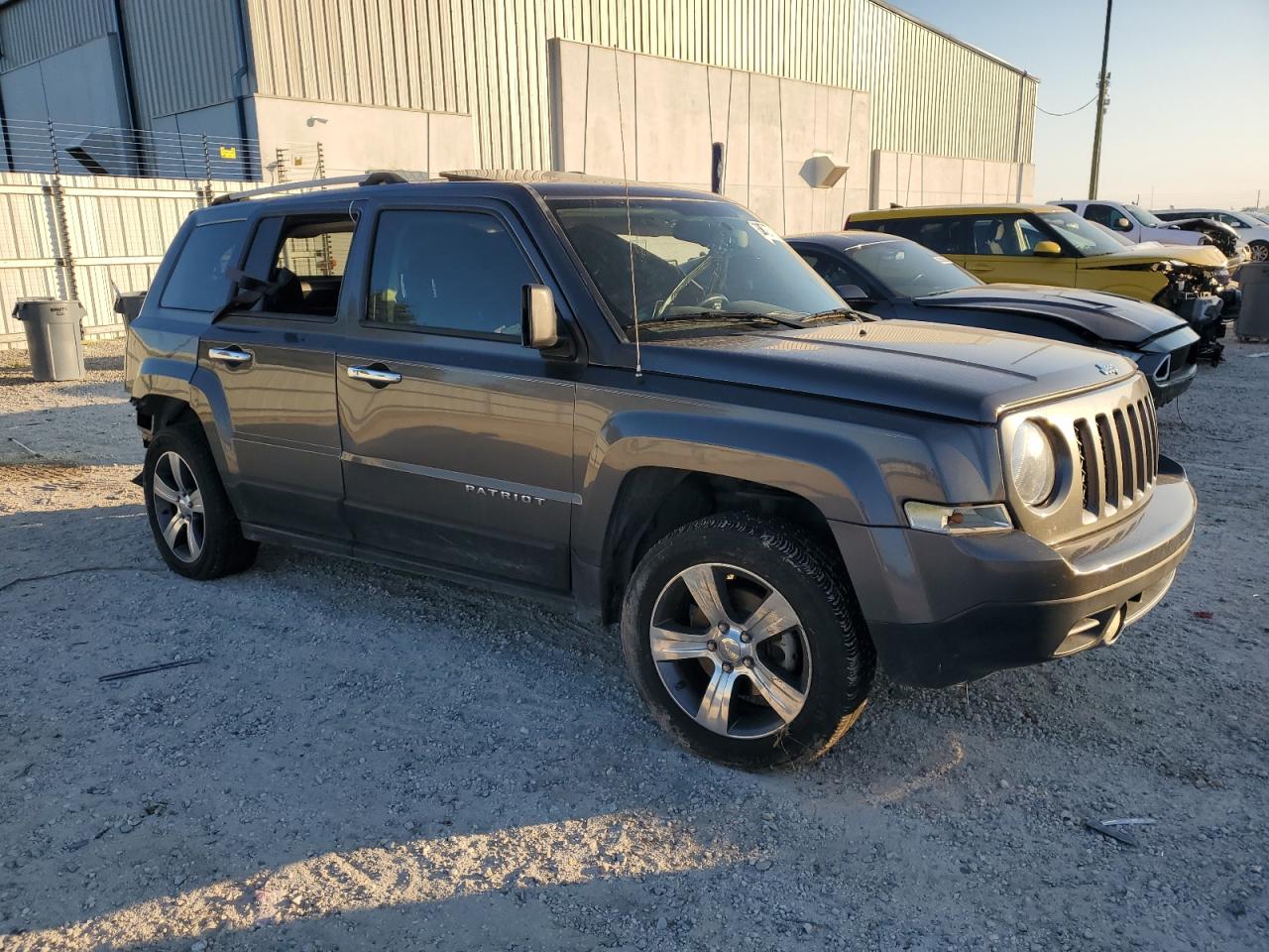2016 Jeep Liberty (Patriot) - Image 4