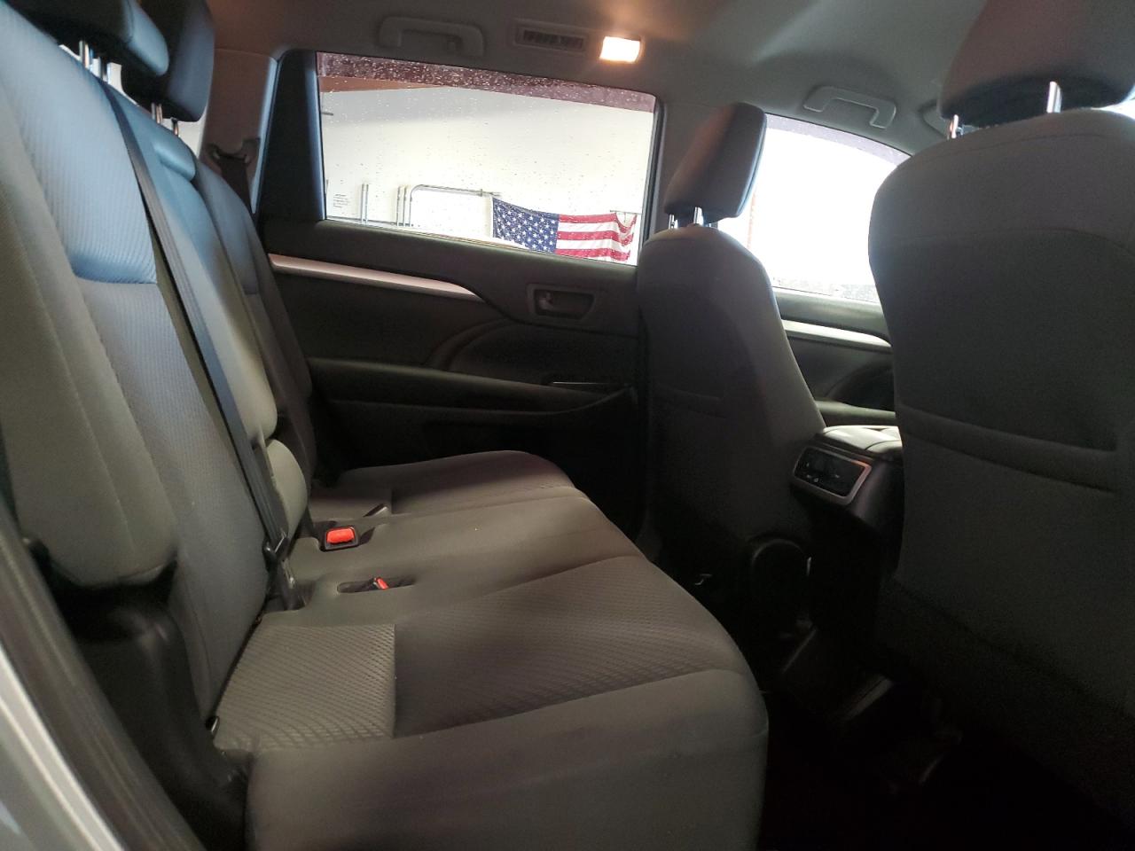 2019 Toyota Highlander - Image 11