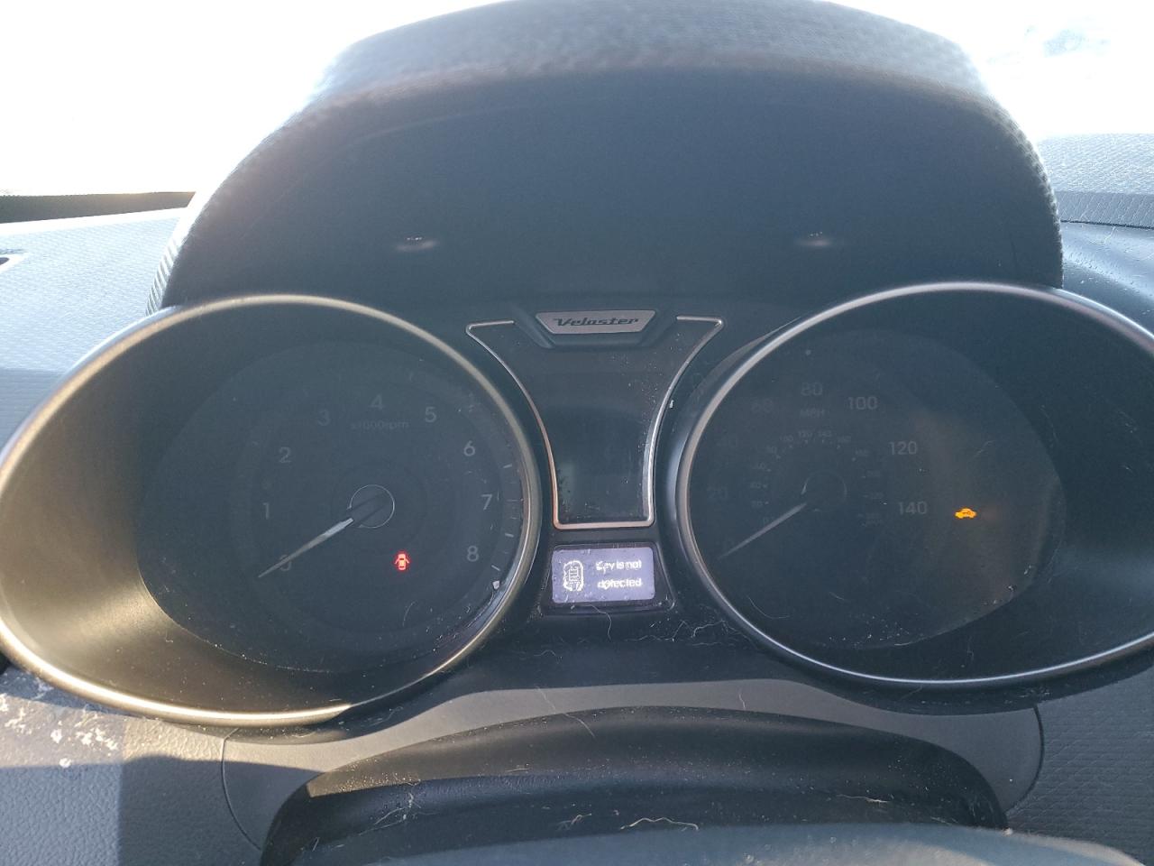 2015 Hyundai Veloster - Image 9