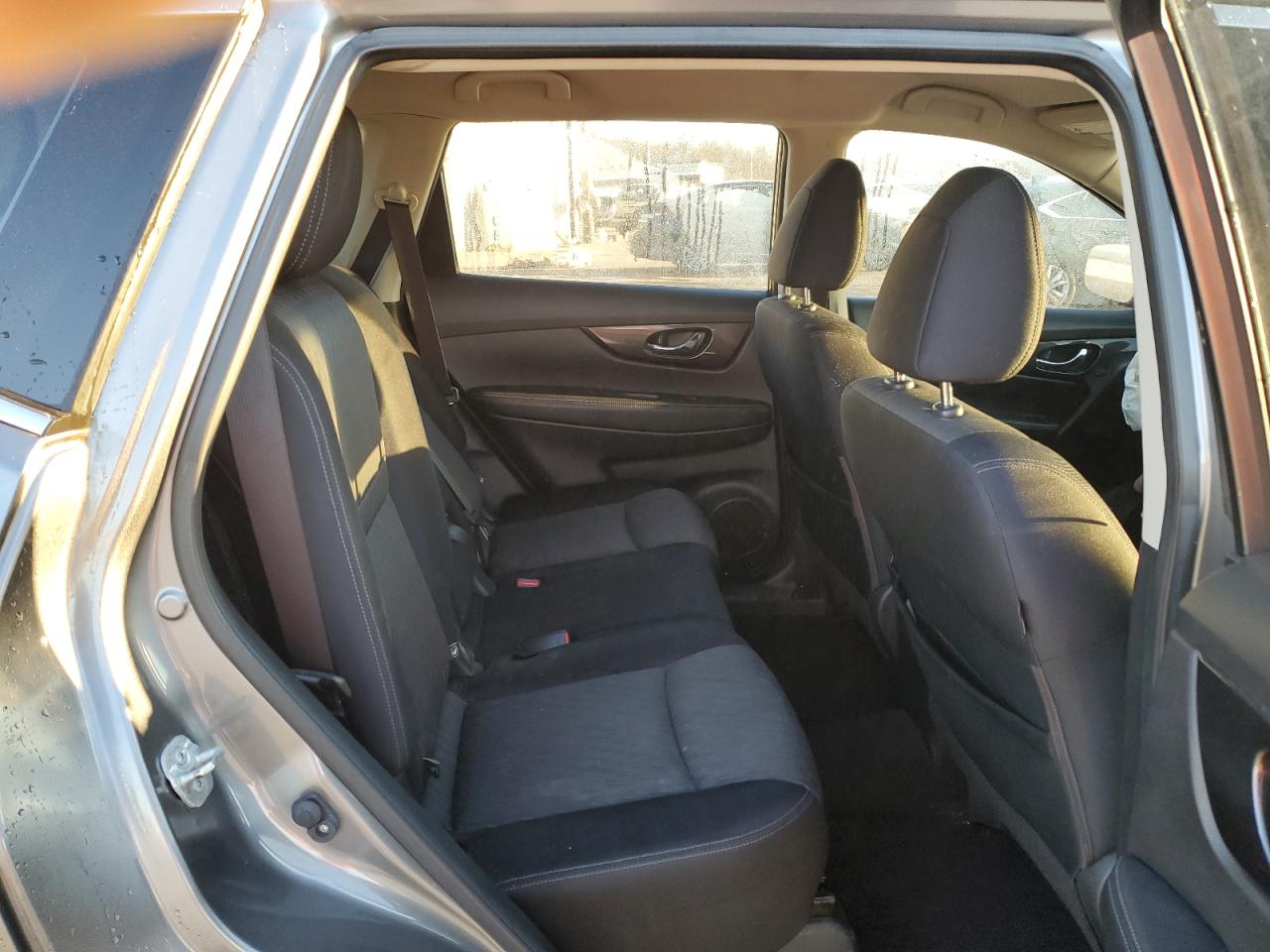 2017 Nissan Rogue - Image 11