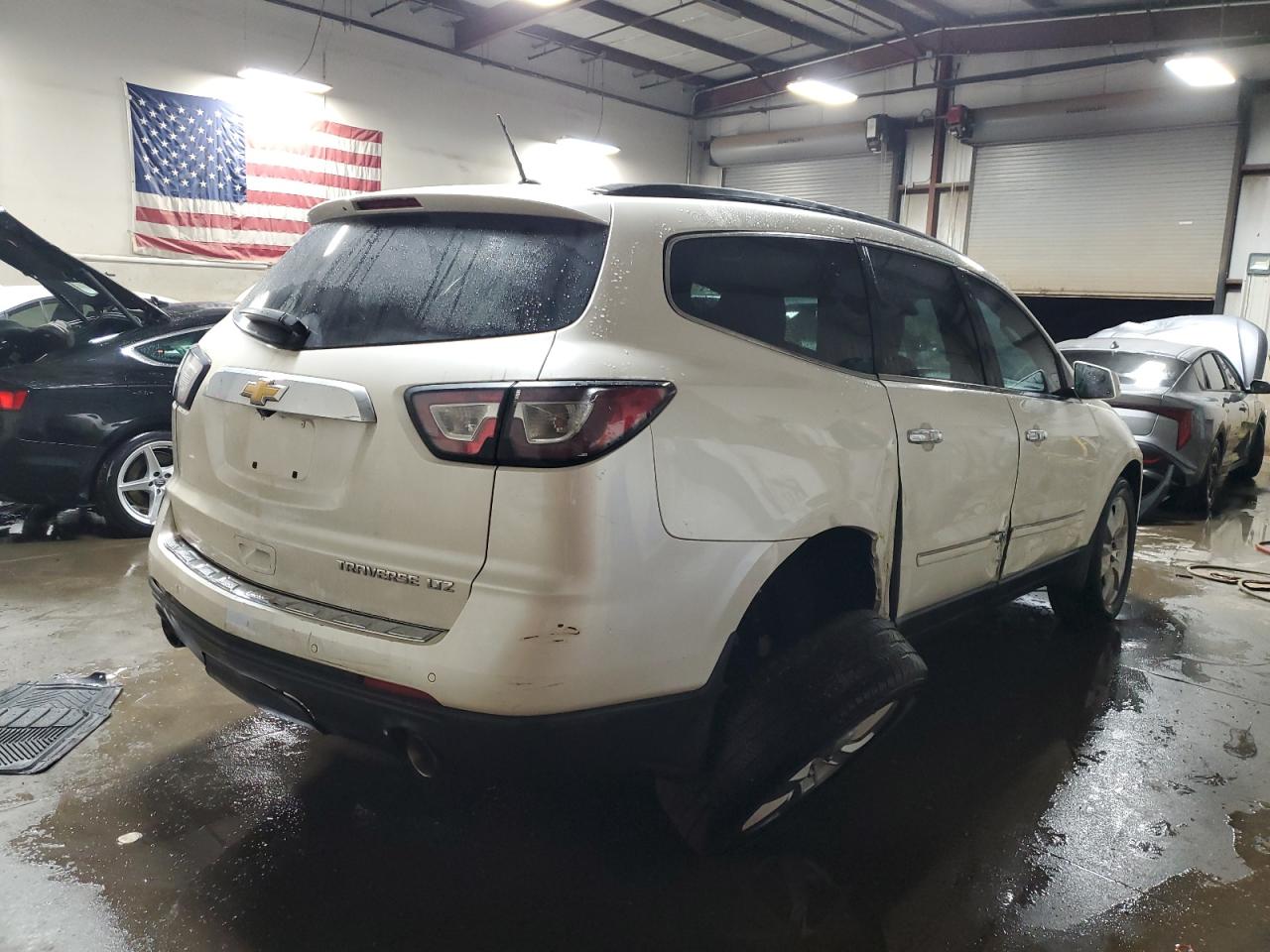 2014 Chevrolet Traverse - Image 3