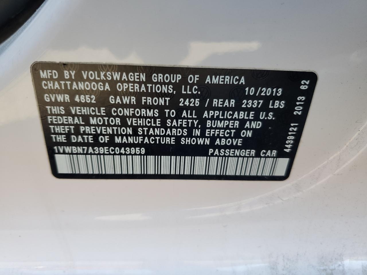 2014 Volkswagen Passat - Image 12