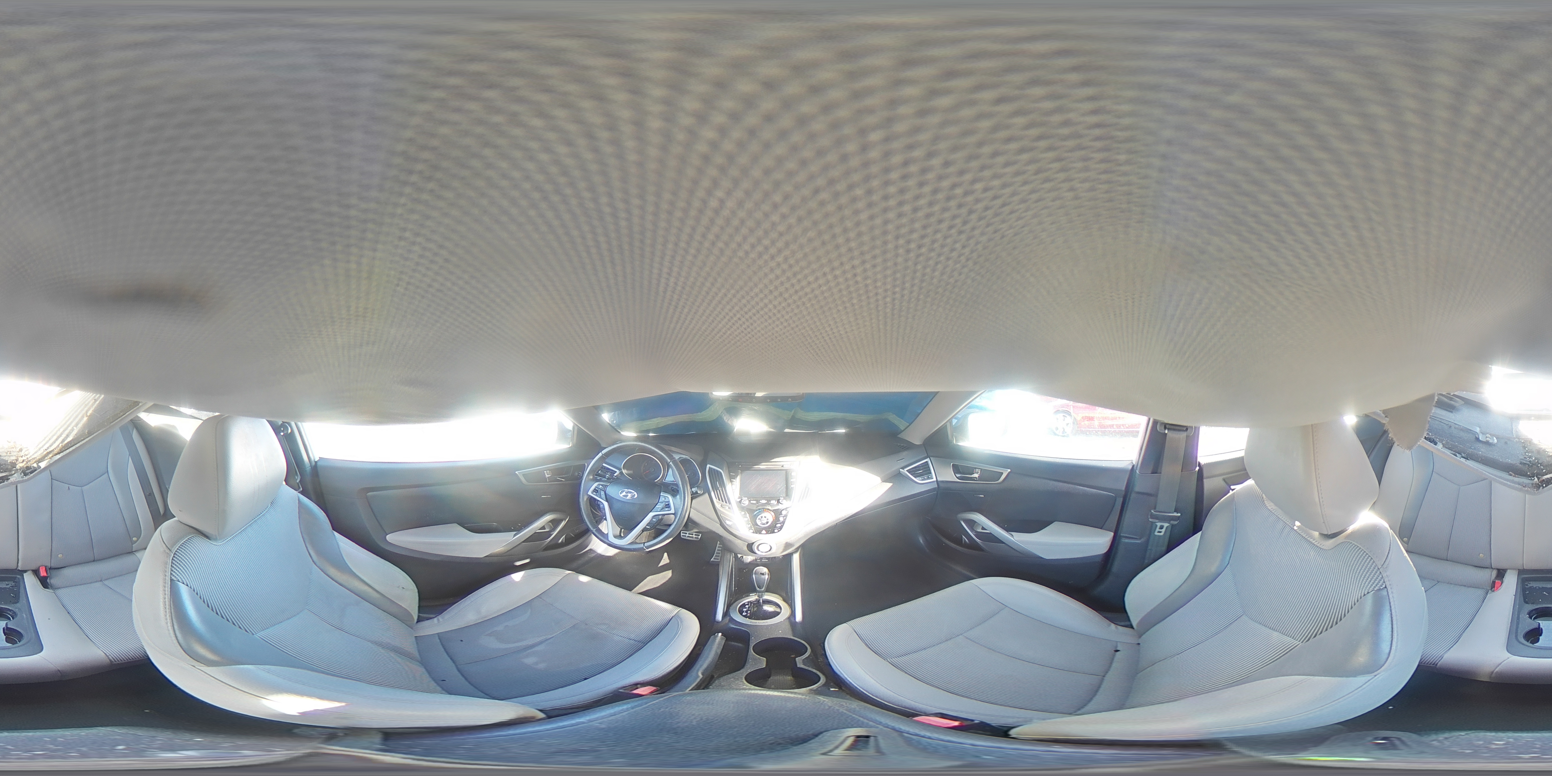 2013 Hyundai Veloster - Image 14