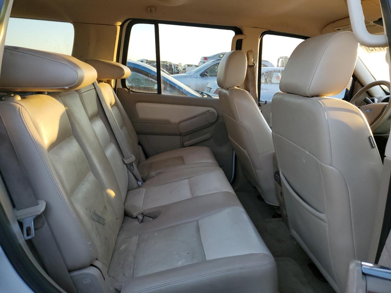 2008 Ford Explorer - Image 11